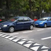 Sectorul 1 se umple de „jandarmi din asfalt”. Poliția Rutieră a avizat limitatoarele de viteză. / Foto: Clotilde Armand, Facebook