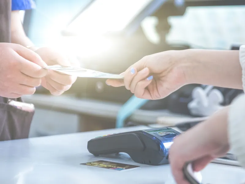 Banca Transilvania și CEC Bank lansează o provocare pentru Revolut. Ce trebuie să știe clienții Foto: Freepik (fotograie cu caracter ilustrativ)