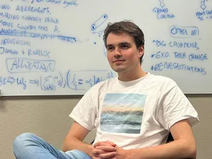 Mihai Alexandru Codreanu este doctorand în economie, la Universitatea Stanford din California, SUA