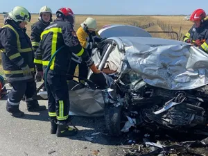 Accident rutier grav la Arad. Două persoane au murit, alte patru sunt rănite - Foto: News.ro