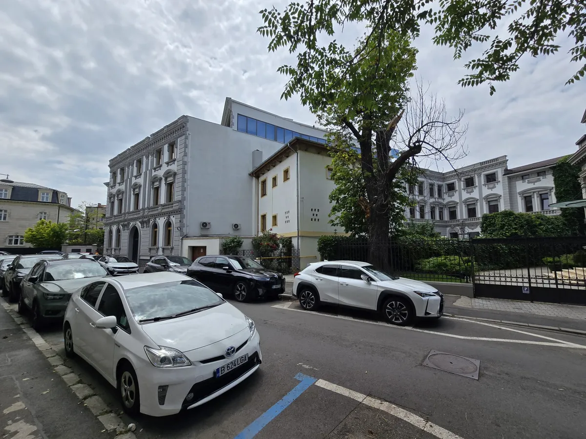 Realitatea Plus, televiziunea poporului, e la doi pași de Palatul patronului, Maricel Păcuraru. Sursă foto: Newswweek România