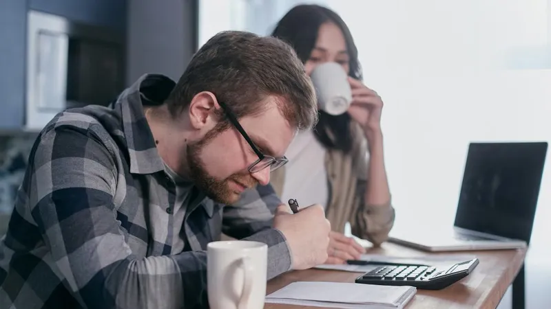 Cât de complicat să-ţi faci bugetul - Foto: Pexels/Mikhail Nilov