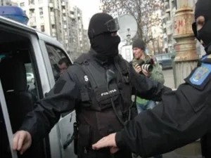 Bărbatul care a atacat cu sabia un polițist în 2017 a fost prins abia acum. Unde se ascundea?- Foto: Arhivă