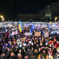 Manifestație uriașă pro-UE și NATO, în Slovacia. Premierul Fico, acuzat că merge spre Rusia - Foto: Profimedia Images - Imagine cu rol ilustrativ