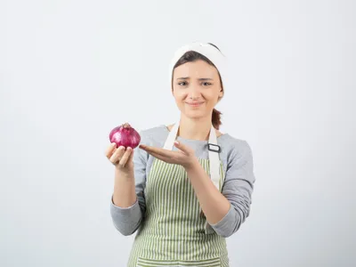 Cum să cultivi ceapa în ghivece pentru primăvară? Poate fi crescută pe terasă la lumină - Foto: Freepik (Imagine cu rol ilustrativ)