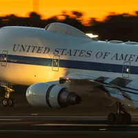 „Avionul Apocalipsei” de 300.000.000$, adus la Washington. Trump, pregătit să îl îndrepte spre Iran - Foto: Profimedia Images (cu rol ilustrativ)
