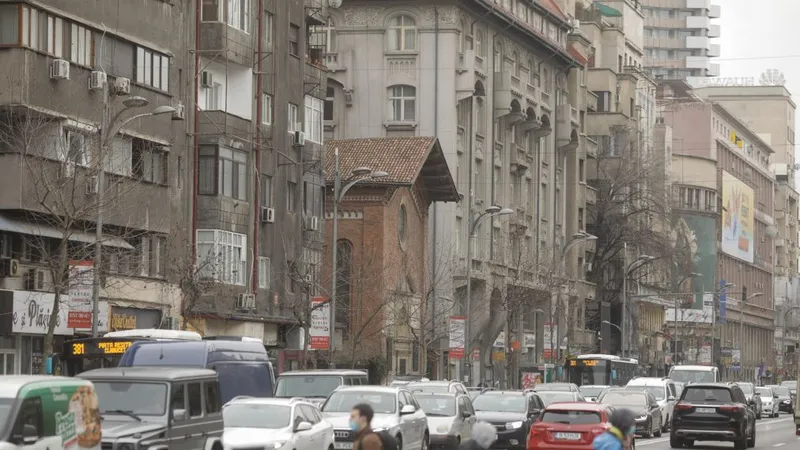 Clădirile cu risc seismic au un buget de consolidări de 1,1 mld. €. Ce se întâmplă cu Capitala? - Foto: INQUAM PHOTOS/George Călin