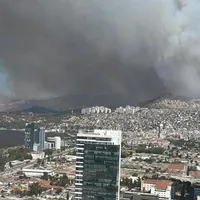 Izmirul este în flăcări! Imaginile catastrofale de acolo arată case și mașini arzând ca torțele - Foto: X(imagine cu rol ilustrativ)