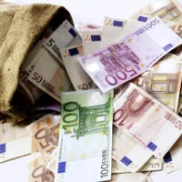 Banii pe care îi oferă un italian, celorcce vor să lucreze în barul lui. Cum pot da românii lovitura - Foto: Profimedia / imagine rol ilustrativ