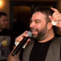 Salam cântă, în SUA, la înmormântarea lui Babi de la Vâlcea / cancan