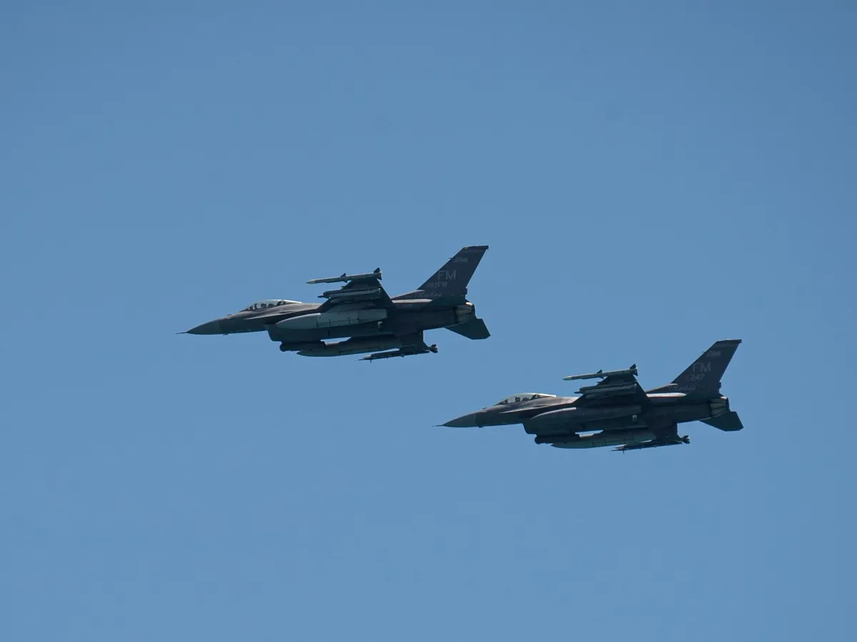 Ucraina mai primește avioane F-16 să țină piept lui Putin. România a luat 46 cu 1.030.000.000€