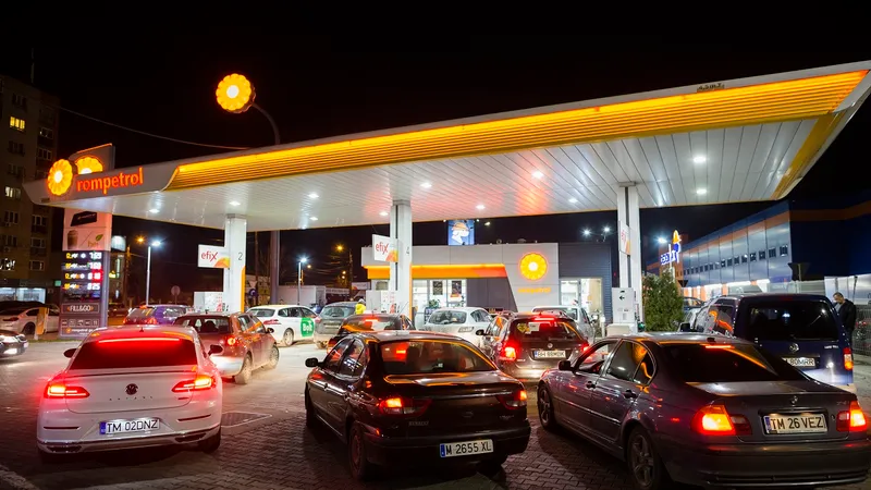Prețul unui litru de motorină a trecut de 9 lei în toată țara. Scumpire de 30% în numai 3 luni / Inquam Photo / Cornel Putan