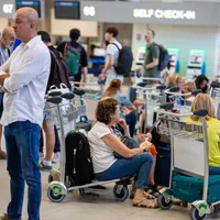 Grindeanu despre întârzierea livrării bagajelor pe Otopeni: Îmi cer eu scuze Inquam Photos / Ovidiu Micsik
