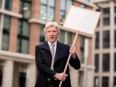 Protest profesor - Foto: Magnific.com (Imagine cu rol ilustrativ)