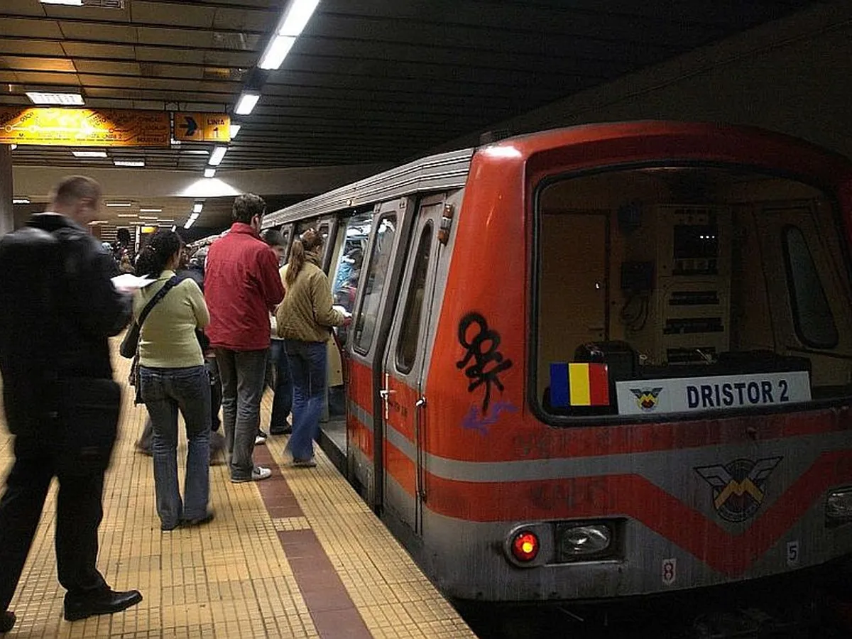 Magistrala 1 de metrou. Garnitură venind de la staţia Dristor 2 - Foto: Profimedia Images