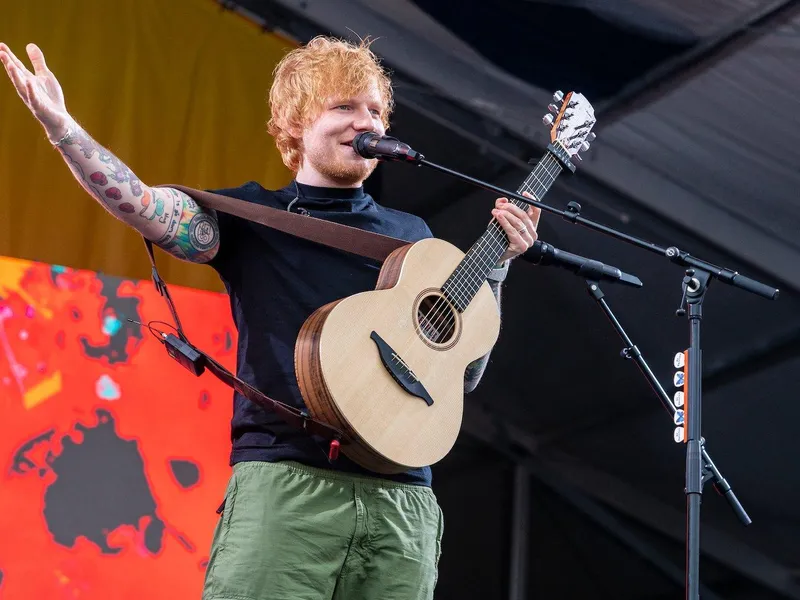 Ed Sheeran prins de poliție pentru că, cânta pe stradă! Agenții i-au tras de cabluri - Foto: Profimedia Images (imagine cu rol ilustrativ)