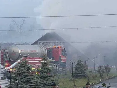 O pensiune din Gura Humorului a luat foc, 7 persoane au reușit să scape, autoevacuându-se, dar o femeie a ars de vie - Foto: ISU