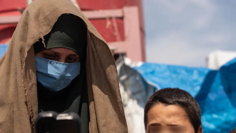 Danemarca le acuză de „asistență la terorism” pe văduvele ISIS/foto: elpais