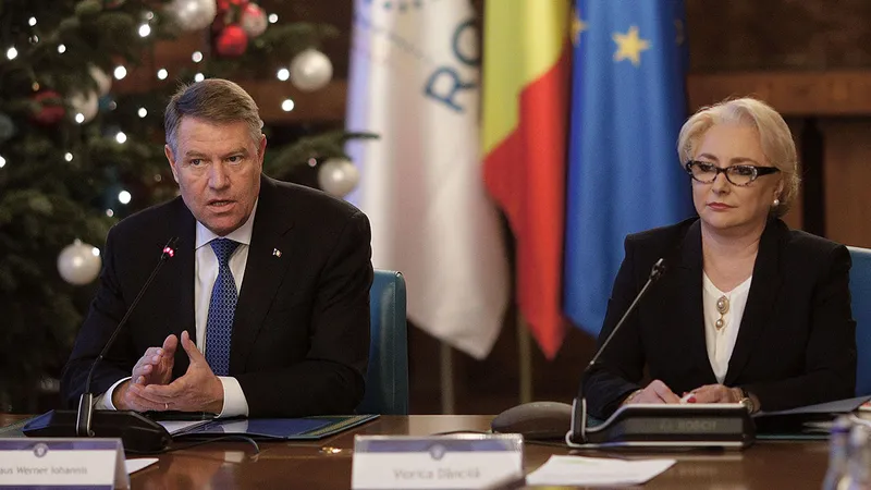 Președintele Klaus Iohannis și premierul Viorica Dăncilă la ședința de guvern, 20 decembrie 2018 - Foto: INQUAM PHOTOS/ Octav Ganea