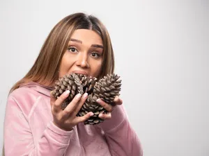 Fructele sălbatice, acel aliment care te poate scăpa de varice. Bune și pentru hemoroizi - Foto: Freepik (imagine cu rol ilustrativ)
