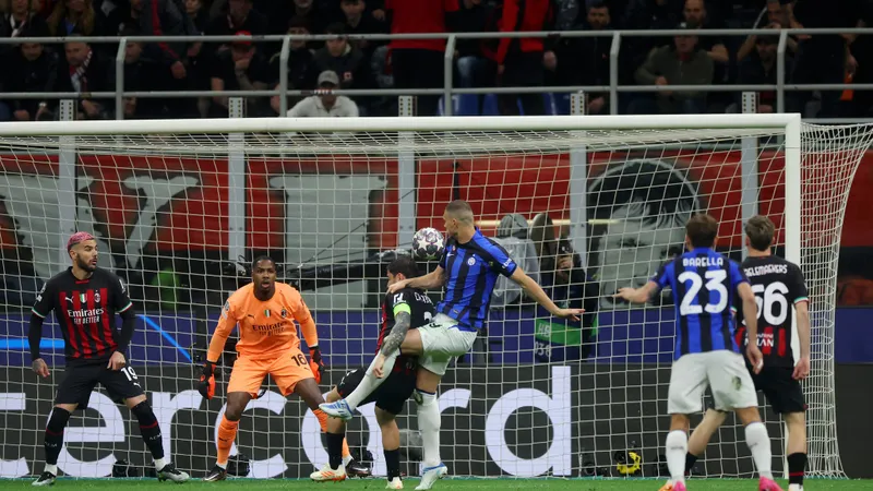 Golul marcat de Dzeko. Foto: Facebook / Champions League