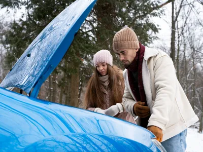 Cum să nu strici motorul mașinii când este frig afară. Greșeala banală pe care o fac aproape toți șoferii - Foto: Freepik (Imagine cu rol ilustrativ)