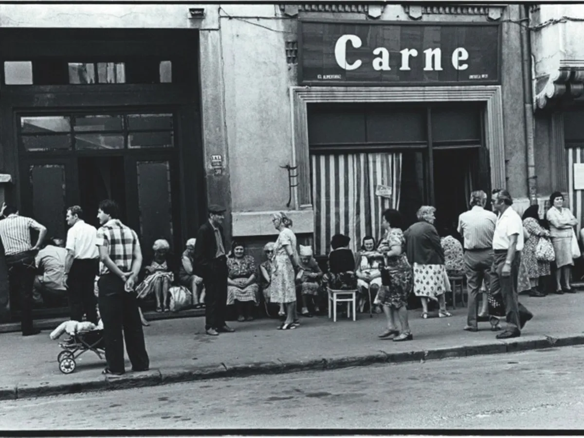 FOTO-document, pentru tinerii născuți după 1989: Ce bine se trăia în comunism în România - Foto: Andrei Pandele / Facebook