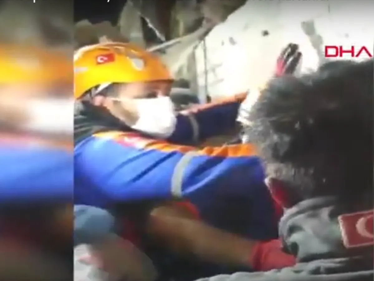 Femeie salvată/FOTO: Youtube/Sputnik Türkiye