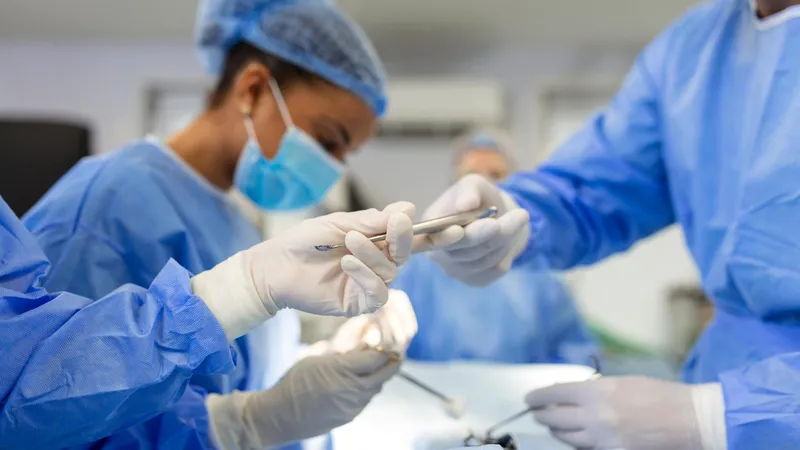 Fetița de 7 ani, rănită în accidentul din Pantelimon, operată 9 ore. Medicii i-au replantat piciorul - Foto: Freepik.com (Imagine cu rol ilustrativ)