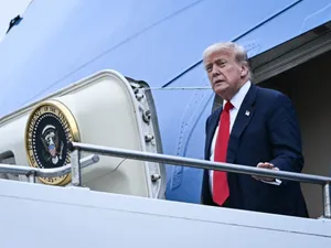 Donald Trump aterizând la Glasgow, pe Aeroportul Prestwick - Foto: Profimedia Images