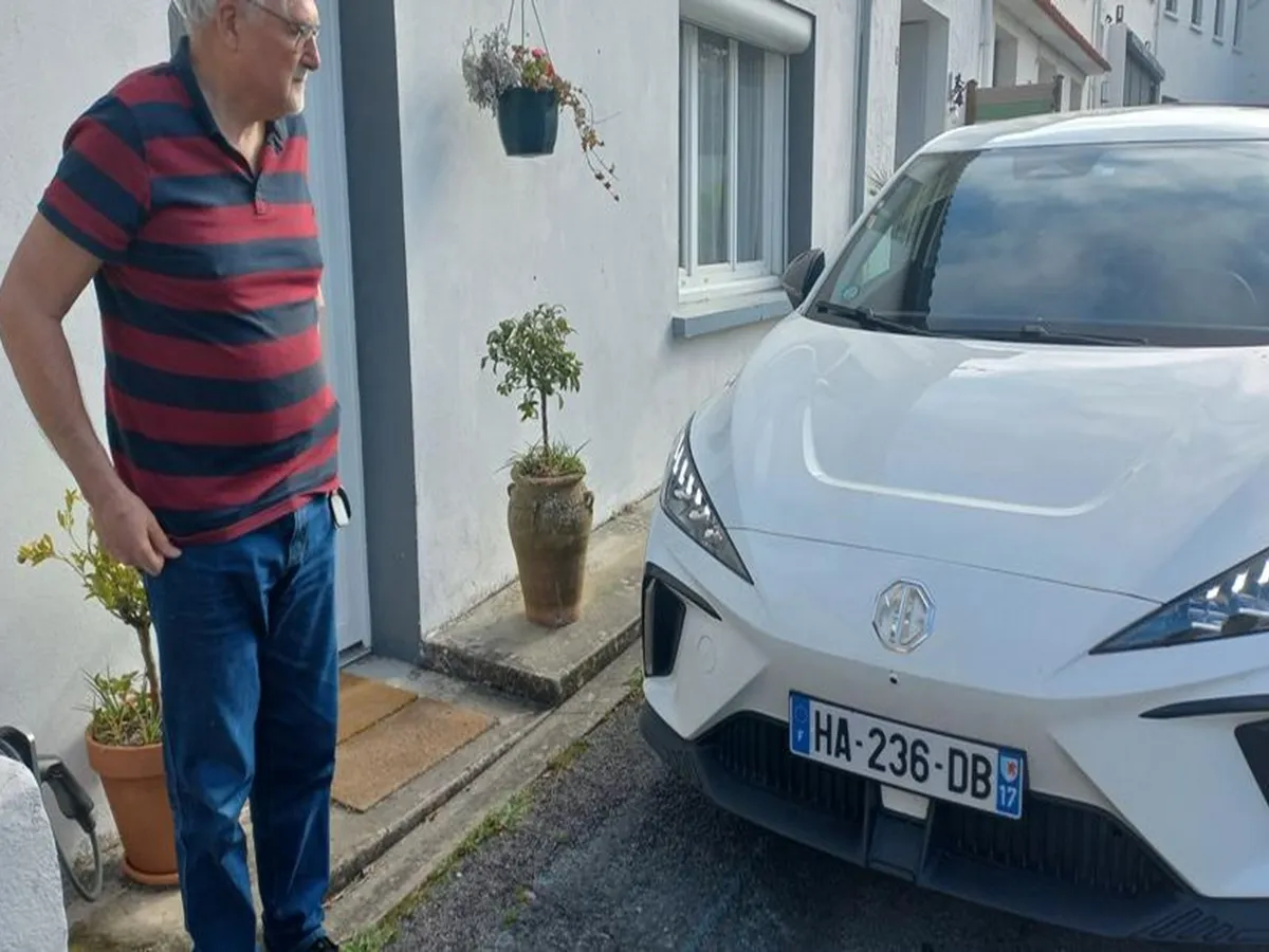 Șoc la priză, pentru un pensionar! Factură de 1.195 € pentru o singură încărcare a mașinii electrice - Foto: sudouest.fr
