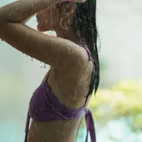 De ce nu e sănătos să faci duș zilnic? Ce se întâmplă cu pielea când te săpunești? Medicul explică - Foto: Pexels / Armin Rimoldi