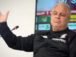 Dezvăluiri-ȘOC după scandalul de la Rapid! Șumudică le dădea alcool jucătorilor săi: 'Ce două beri, mă?! Doi la ladă!'