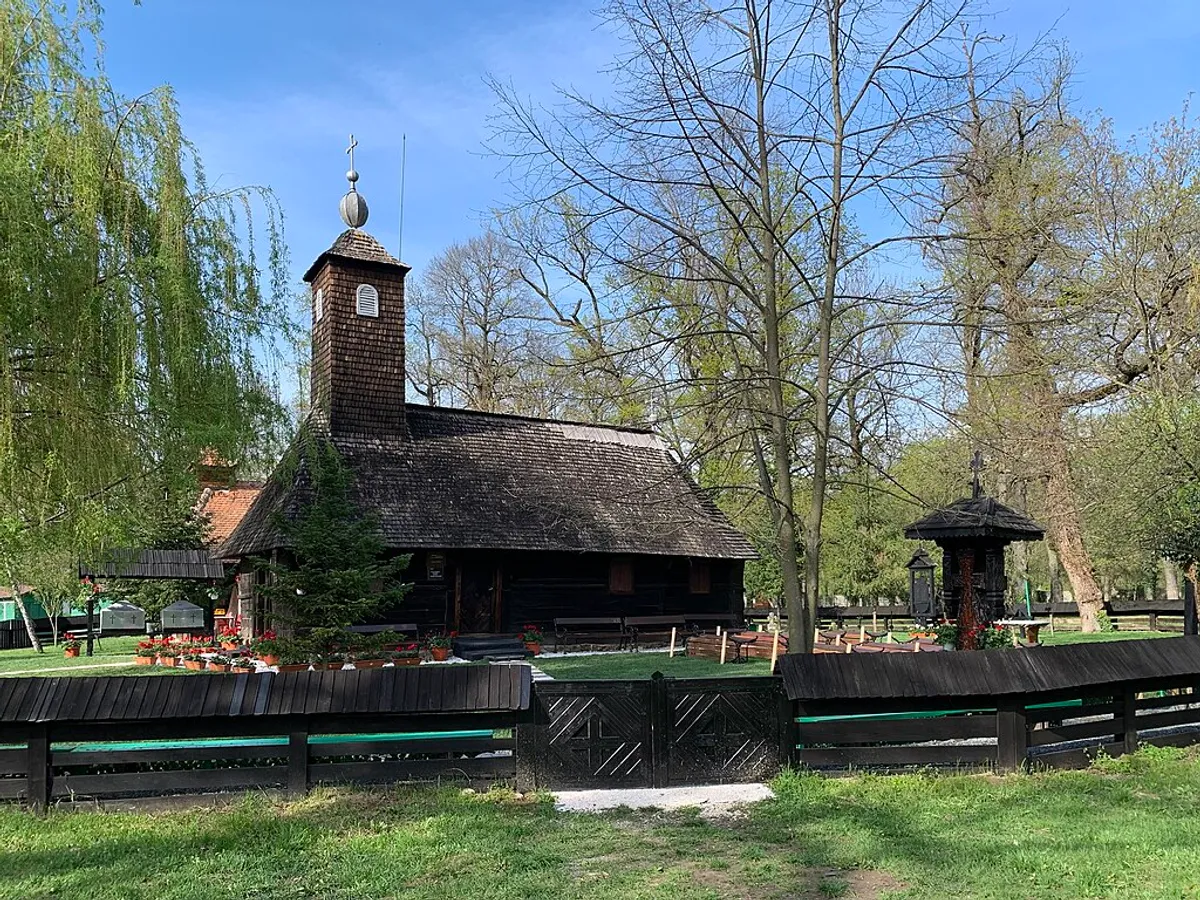 Biserica din lemn din Topla a ars complet într-un incenziu azi noapte. Era din 1746 foto: Muzeul Satului Banatean