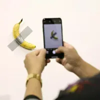 Cum a ajuns o banană lipită cu bandă adezivă să fie estimată la prețul de un milion de euro? - Foto: Istock / imagine cu rol ilustrativ