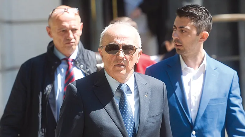Mircea Cosma cu fiul său, Vlad