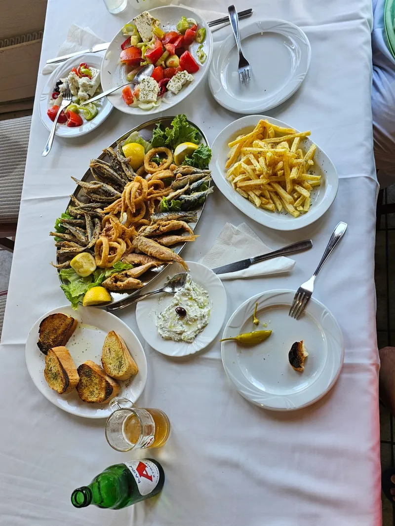 Platou de pește la Taverna Alexandros Foto: Newsweek Romania