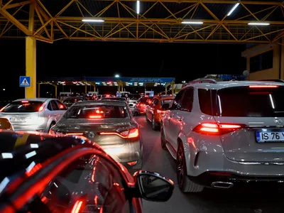 Traficul pe Podul Prieteniei se desfășoară pe o singură bandă; se recomandă rute alternative - FOTOInquam Photos / Alex Nicodim