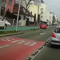 Motivul pentru care un șofer s-a pus să urmărească copii aflaţi pe bicicletă - Foto: Arhiva