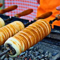 Cum să faci Kürtős Kalács rapid și delicios, cu câțiva lei! Scump la târgul de Crăciun, ieftin acasă: FOTO - Profimedia(imagine cu rol ilustrativ)