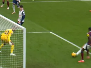 Radu Drăgușin, schimbat la pauza meciului Tottenham - Newcastle! Nota primită + Ce au scris englezii