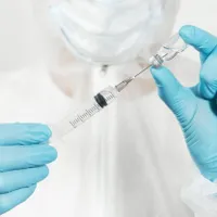 Româncele cu vârsta între 19 și 45 de ani vor avea reducere la un vaccin important. Ce spune Rafila - Foto: Profimedia Images/ Imagine cu caracter ilustrativ