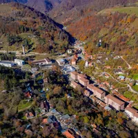 Aninoasa, judeţul Hunedoara, probabil cel mai mic oraş din România: 3.270 de locuitori - Foto: valeajiului.eu/Dan Gavrilă
