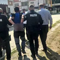 Un bărbat a ajuns la spital după ce a devenit agresiv cu mascații. Aceștia au tras în ei - Foto: Arhiva