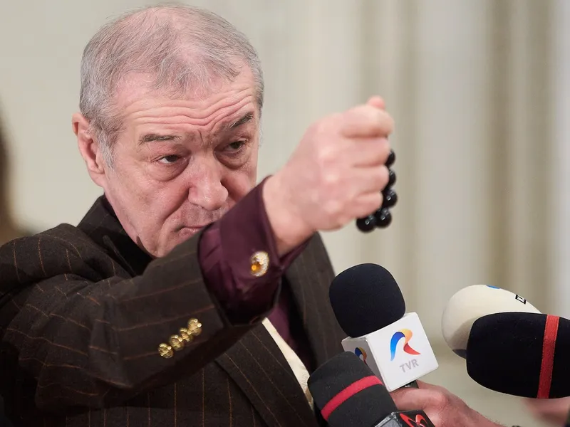 Reacția lui Becali după ce i-a fost redusă pensia cu 300 de lei: Mai dau eu 100 de pensii de la mine - Foto: Profimedia images
