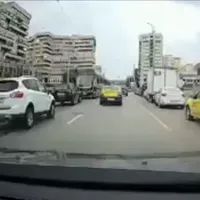 Un taximetrist a pus în pericol viața a zeci de persoane Foto: captură Youtube
