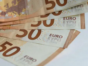 Un militar a fost reținut după ce a pus în circulație bancnote contrafăcute de 50 euro - Foto: Profimedia Images (Imagine cu rol ilustrativ)