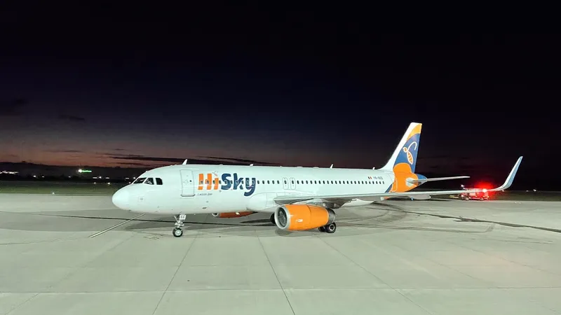 Un pilot explică de ce s-a întors din drum cursa aeriană București-Oradea - Foto: Hi Sky /Facebook
