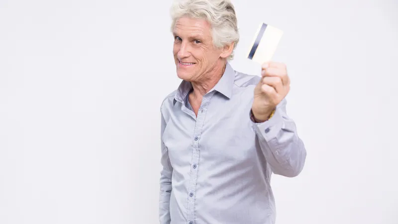 Când se face plata pensie pe card în mai? Casele de Pensii pregătesc documentele spre bănci Foto: Freepik (fotografie cu caracter ilustrativ)