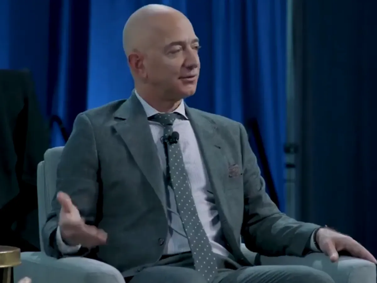 Jeff Bezos decolează spre spațiu alături de cel mai vârstnic dar și de cel mai tânăr astronaut/FOTO: Twitter/jeffbezos